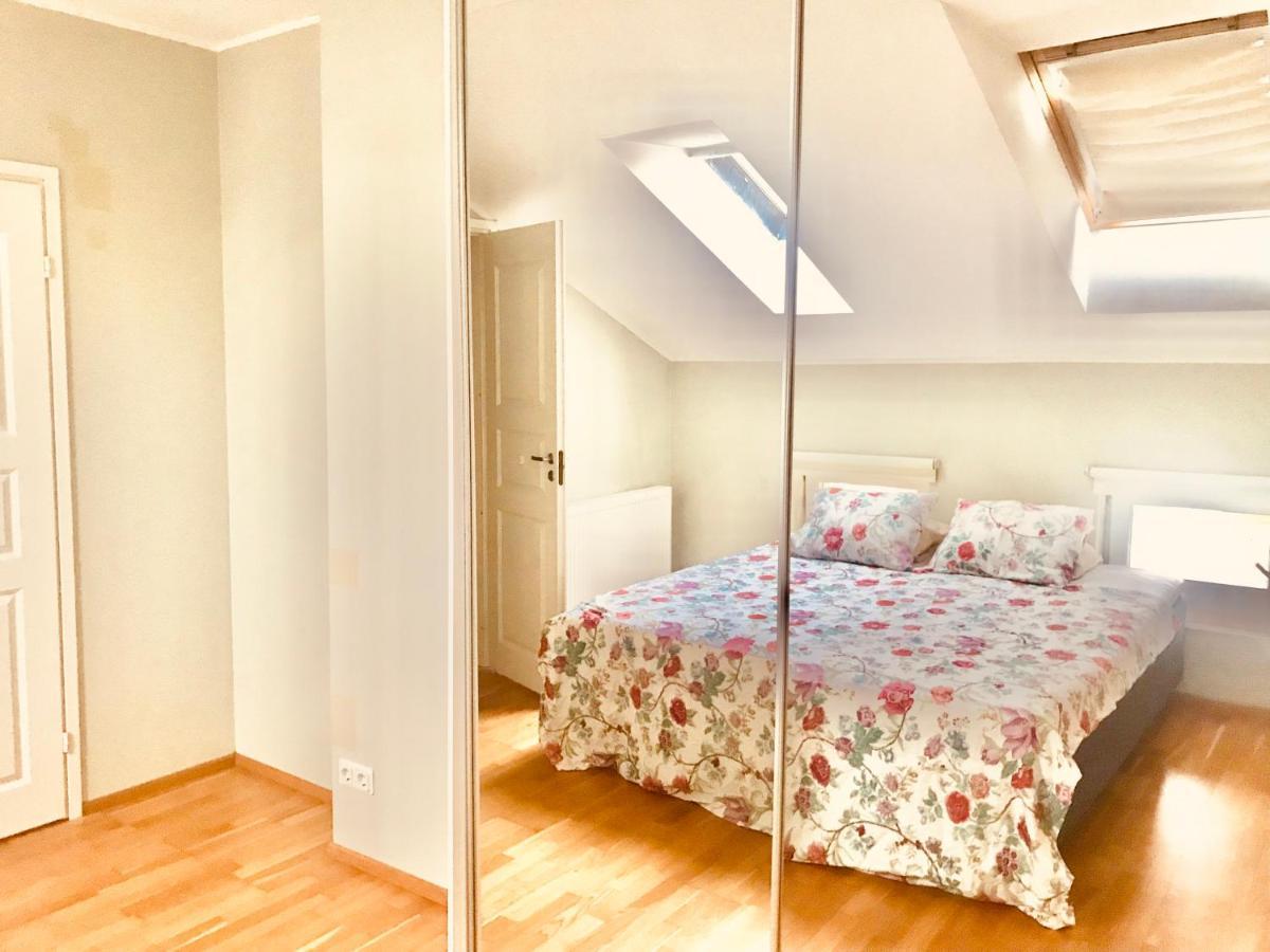 Cozy City Penthouse Apartment, Free Parking Tallinn Exteriör bild
