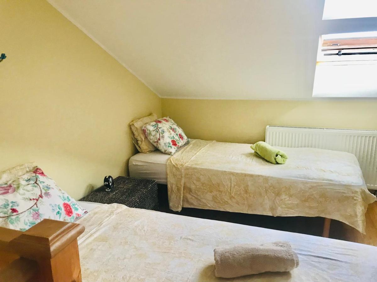 Cozy City Penthouse Apartment, Free Parking Tallinn Exteriör bild